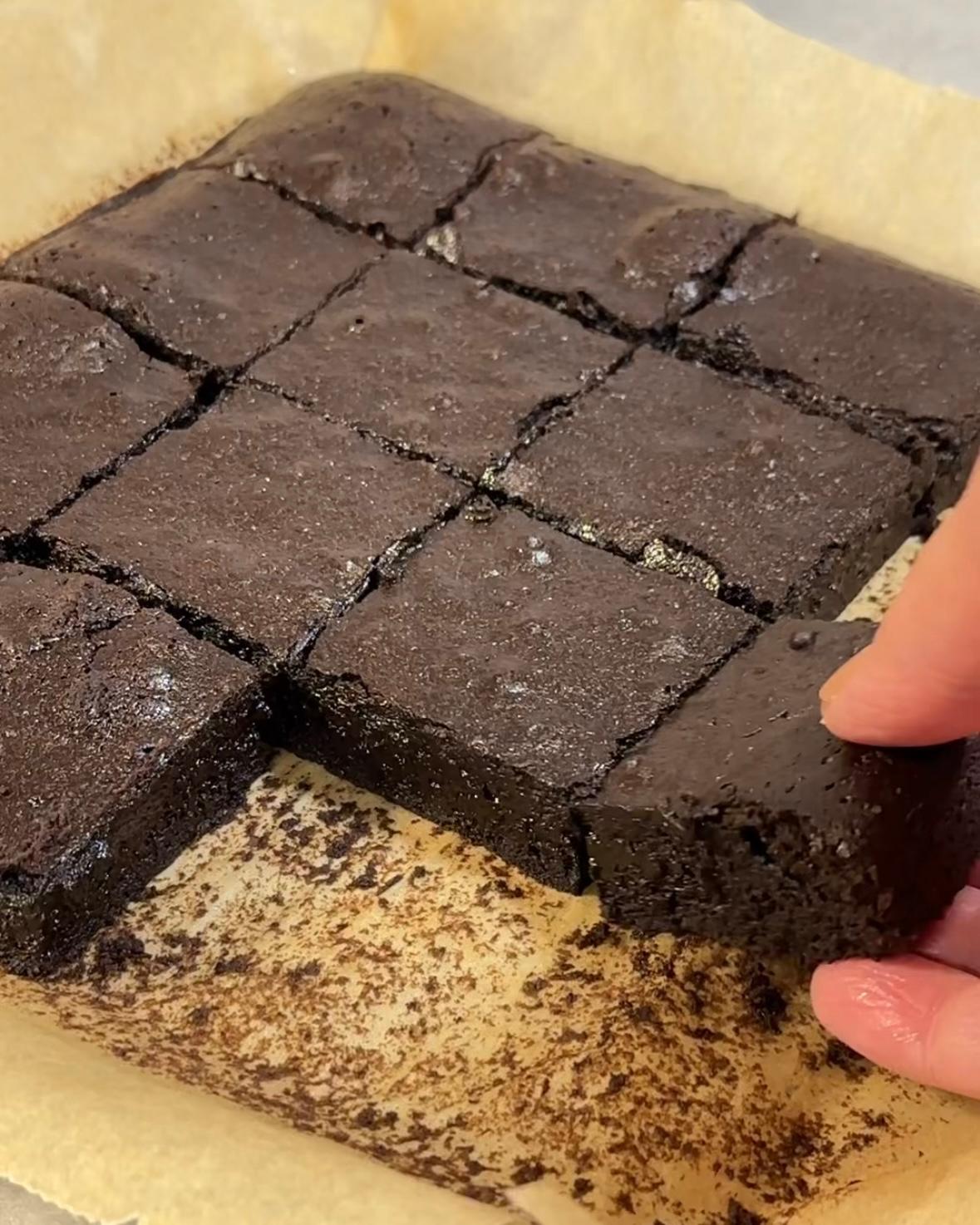 EXTRA KLADDIGA FUDGE BROWNIES